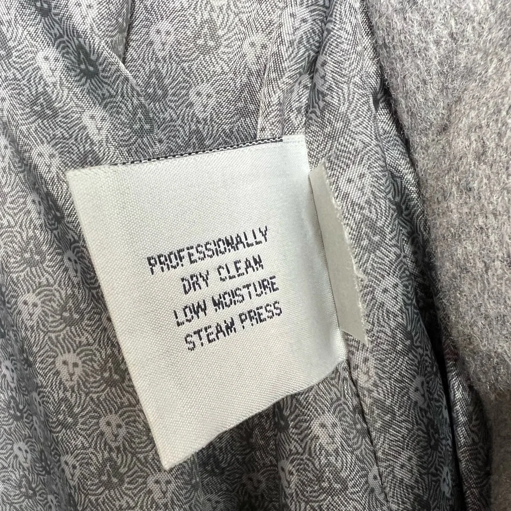 Anne Klein lambswool & cashmere long coat. Size 8. Gray with satin soft lining. - Picture 8 of 8